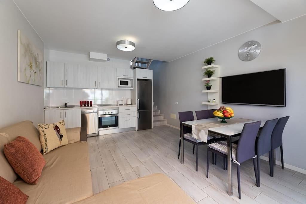 Beautiful Duplex In 3 Minutes Walking To The Beach In Playa De Las Americas Exterior photo